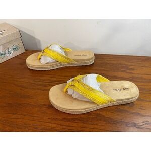 Women 7.5 NEW Easy Street Starling Espadrille Woven Flip Flop Thong Sandal Yellw